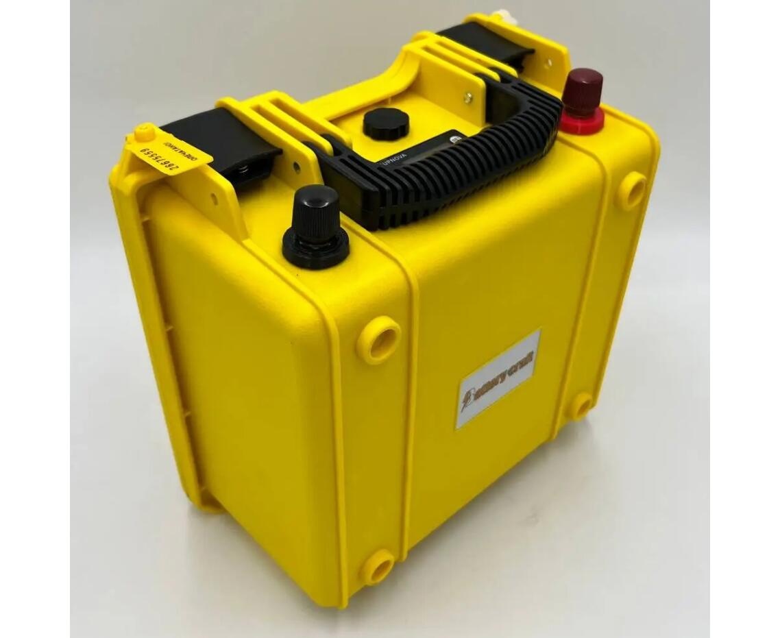 Аккумулятор BatteryCraft Lifepo4 12V 120Ah BMS 100 A c Bluetooth (желтый корпус) - фото3