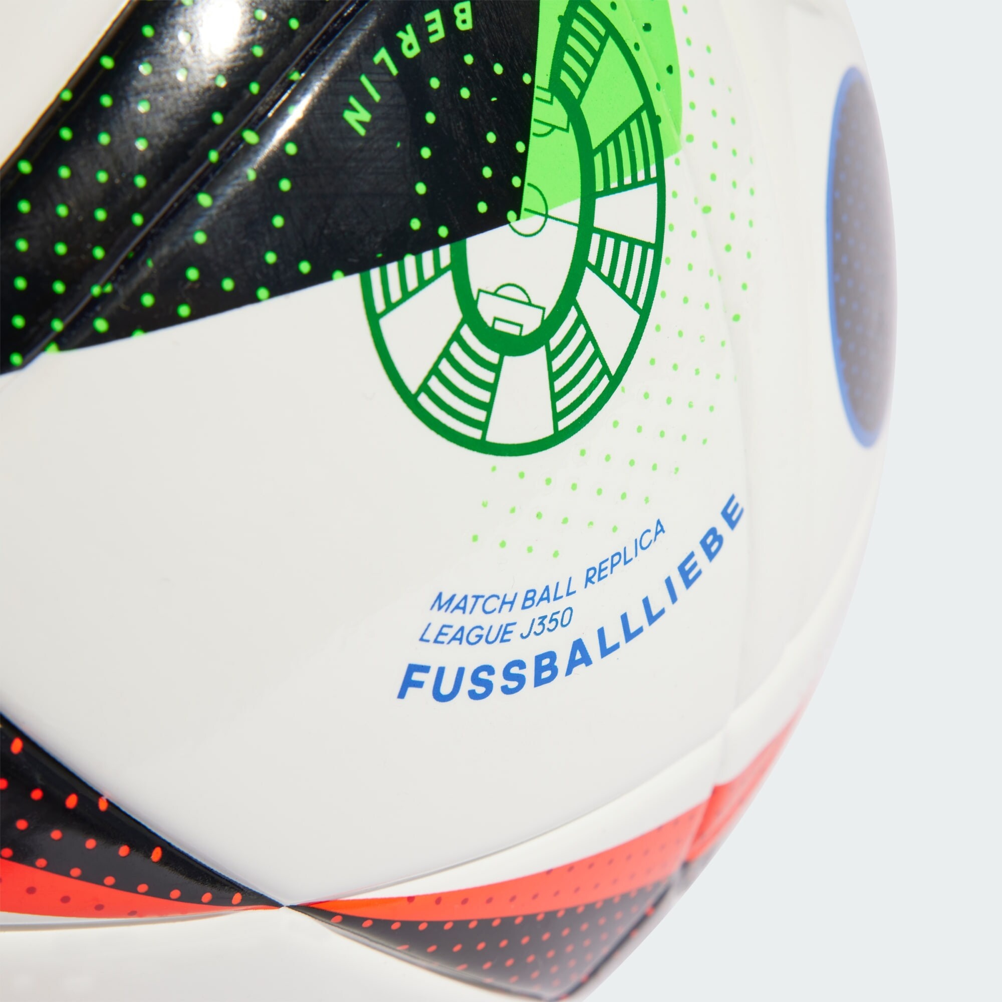 Мяч футбольный 4-го размера Adidas Fussballliebe EURO 2024 J350 IN9376 - фото4