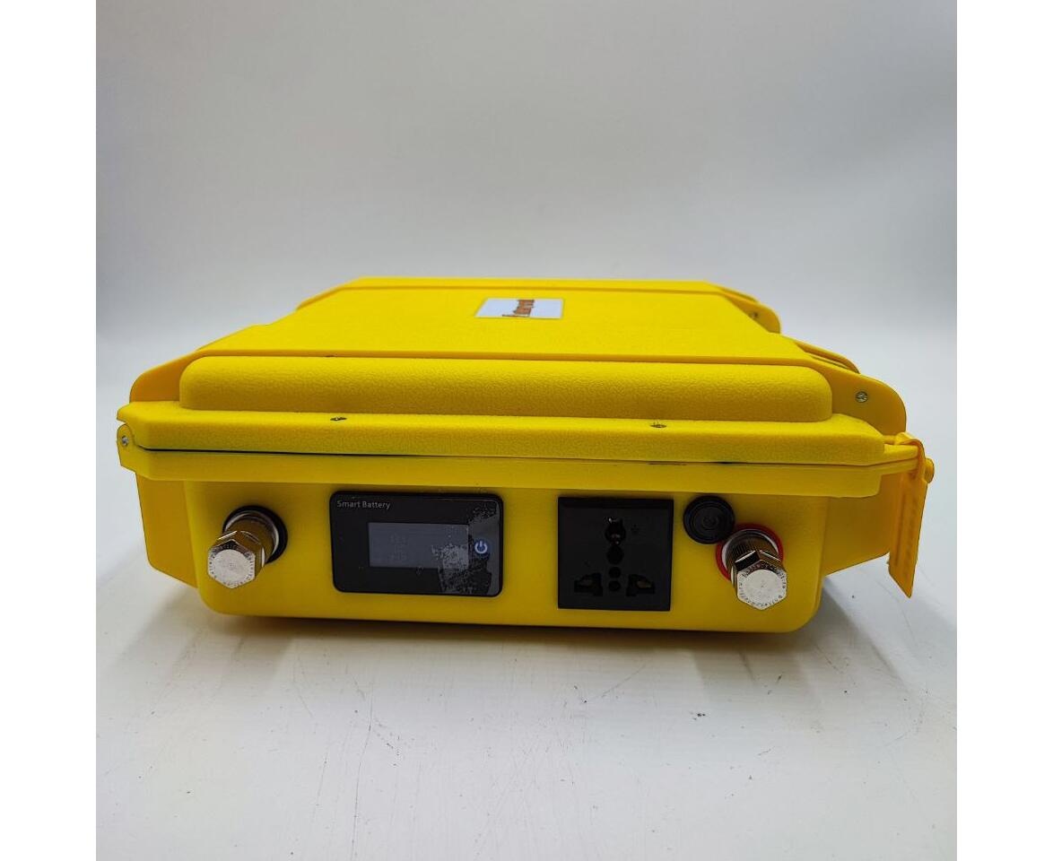 Аккумулятор BatteryCraft Lifepo4 12V 63Ah BMS 100 A cо встроенным Инвертором 300в c Bluetooth (желтый корпус) - фото5
